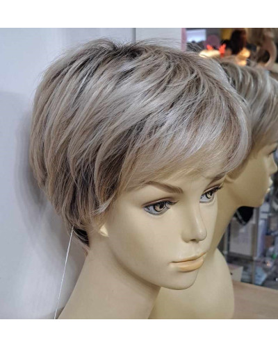 Krótka peruka syntetyczna doskonale imitująca włosy naturalne IZAR NAH kolor pearl blond