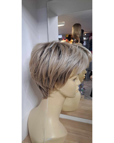 Krótka peruka syntetyczna doskonale imitująca włosy naturalne IZAR NAH kolor pearl blond