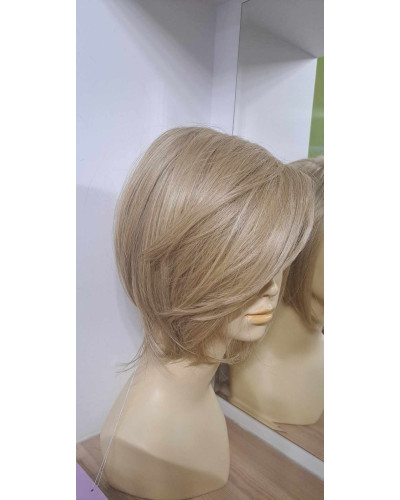 Tara Nah, półdługa peruka doskonale imitująca włosy naturalne (kolor sheer blond)